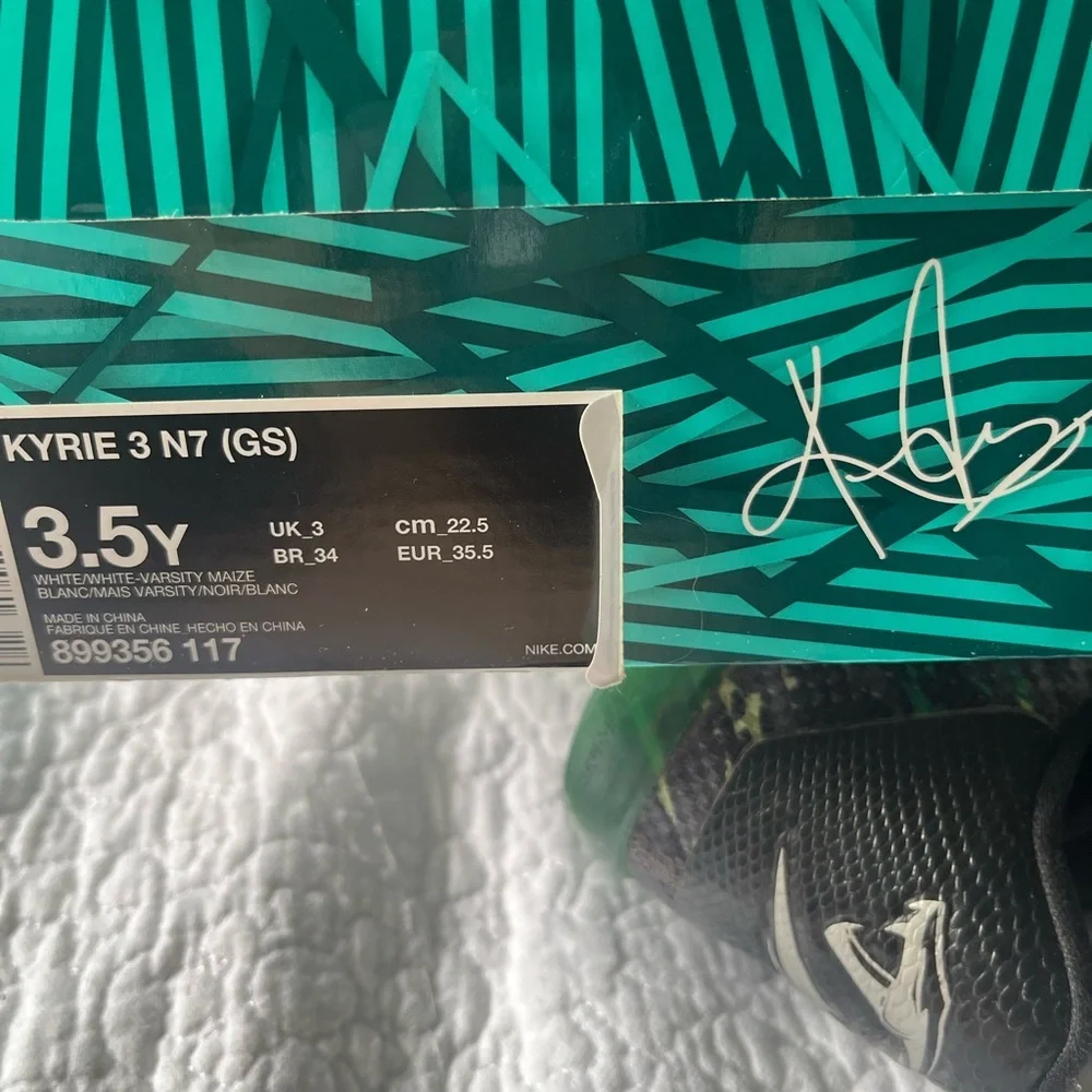 Nike Kids Black and Yellow Sneakers